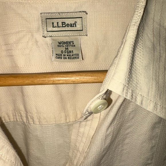Preppy L.L. Bean vintage Women's Cream Cotton button down with detailing Medium - Picture 5 of 7